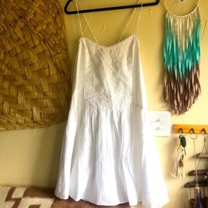 GAP white embroidered tie back sundress 🤍